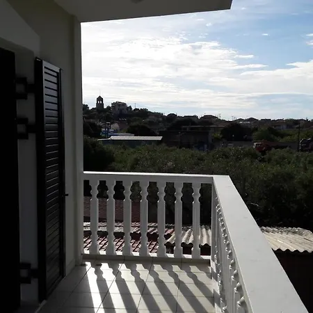 Sternes House * Agios Leon