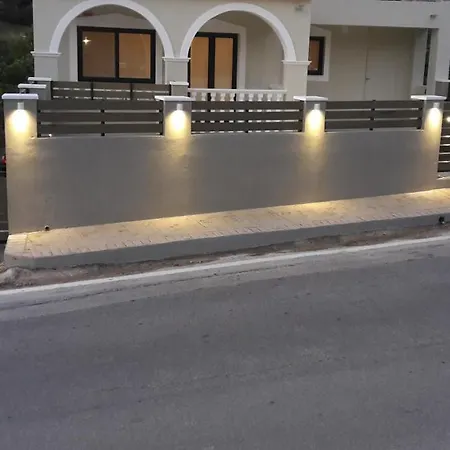 Sternes House * Agios Leon